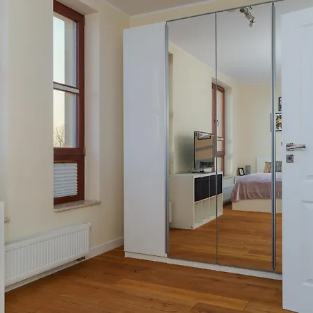 Exclusive Townhouse Maciejki With Garden And Terrace Near Warsaw בית נופש *