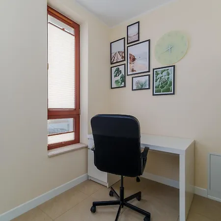 Exclusive Townhouse Maciejki With Garden And Terrace Near Warsaw בית נופש