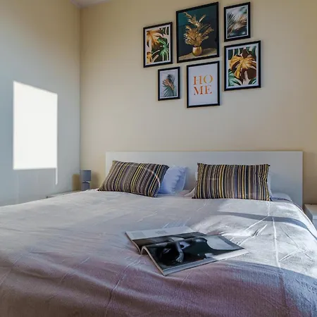 Exclusive Townhouse Maciejki With Garden And Terrace Near Warsaw בית נופש *