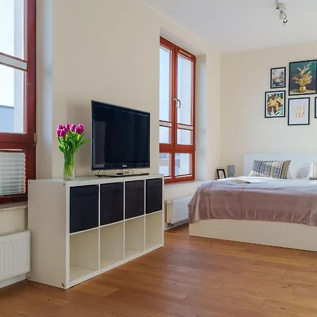 Exclusive Townhouse Maciejki With Garden And Terrace Near Warsaw בית נופש *