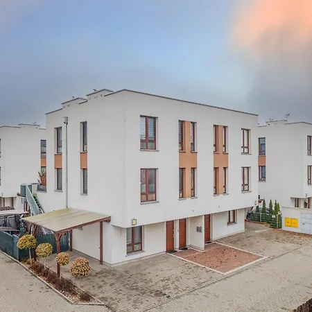 בית נופש Exclusive Townhouse Maciejki With Garden And Terrace Near Warsaw Nowa Wola (Piaseczno)