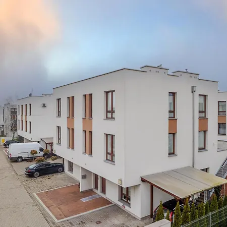 Exclusive Townhouse Maciejki With Garden And Terrace Near Warsaw בית נופש Nowa Wola (Piaseczno)