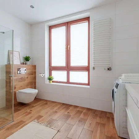 Exclusive Townhouse Maciejki With Garden And Terrace Near Warsaw בית נופש