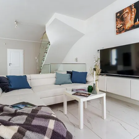 בית נופש Exclusive Townhouse Maciejki With Garden And Terrace Near Warsaw