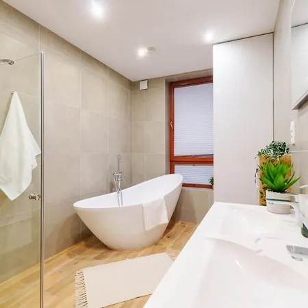 Exclusive Townhouse Maciejki With Garden And Terrace Near Warsaw בית נופש *