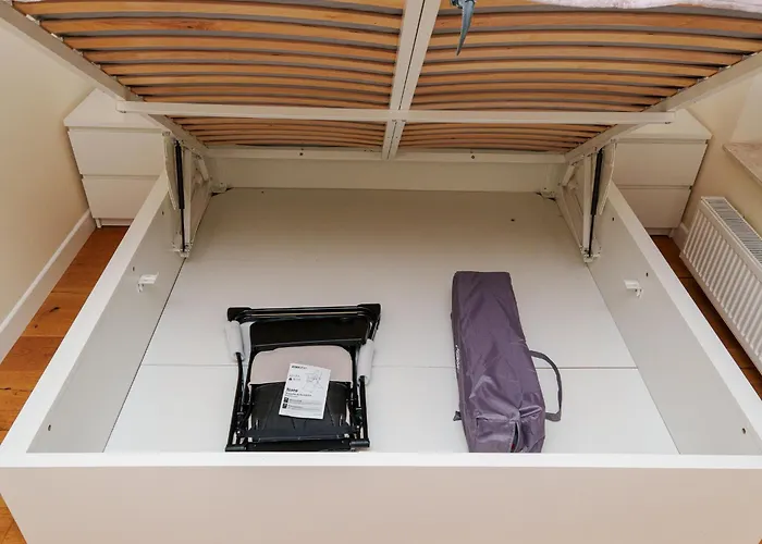 Hébergement de vacances Exclusive Townhouse Maciejki With Garden And Terrace Near Warsaw