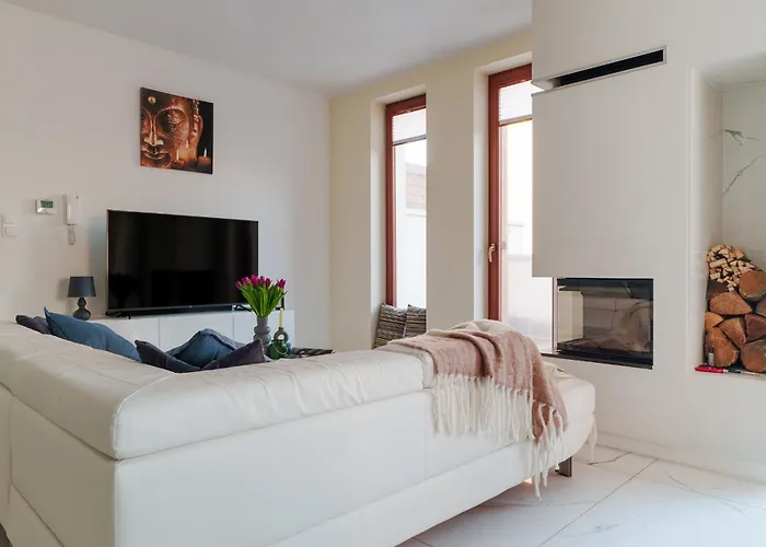 Hébergement de vacances Exclusive Townhouse Maciejki With Garden And Terrace Near Warsaw *