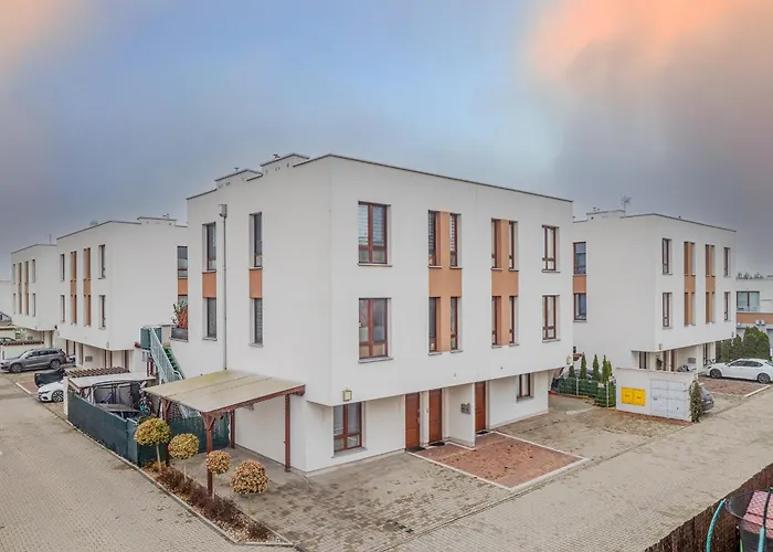 Hébergement de vacances Exclusive Townhouse Maciejki With Garden And Terrace Near Warsaw Nowa Wola (Piaseczno)
