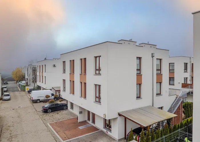 Exclusive Townhouse Maciejki With Garden And Terrace Near Warsaw Hébergement de vacances Nowa Wola (Piaseczno)