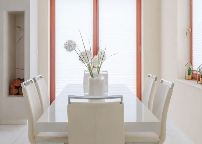 Hébergement de vacances Exclusive Townhouse Maciejki With Garden And Terrace Near Warsaw *