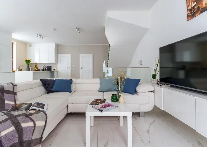 Hébergement de vacances Exclusive Townhouse Maciejki With Garden And Terrace Near Warsaw *