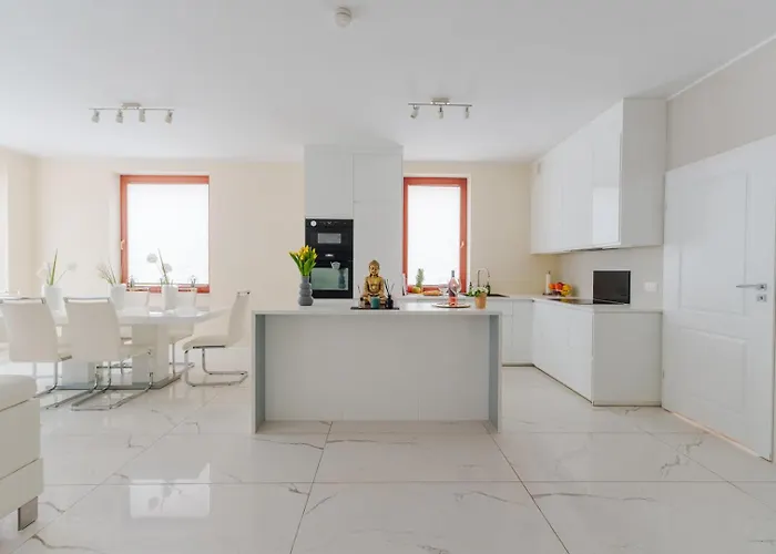 Exclusive Townhouse Maciejki With Garden And Terrace Near Warsaw Hébergement de vacances