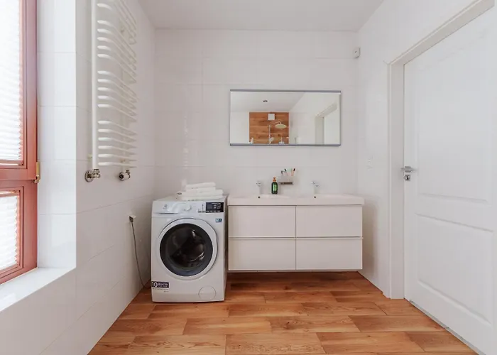 Hébergement de vacances Exclusive Townhouse Maciejki With Garden And Terrace Near Warsaw